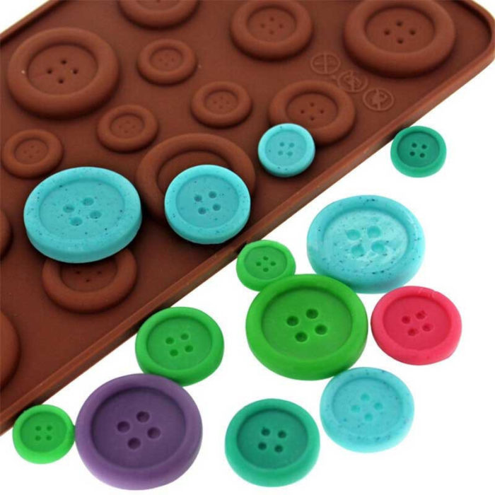 תבנית להכנת שוקולדים בצורת כפתורים