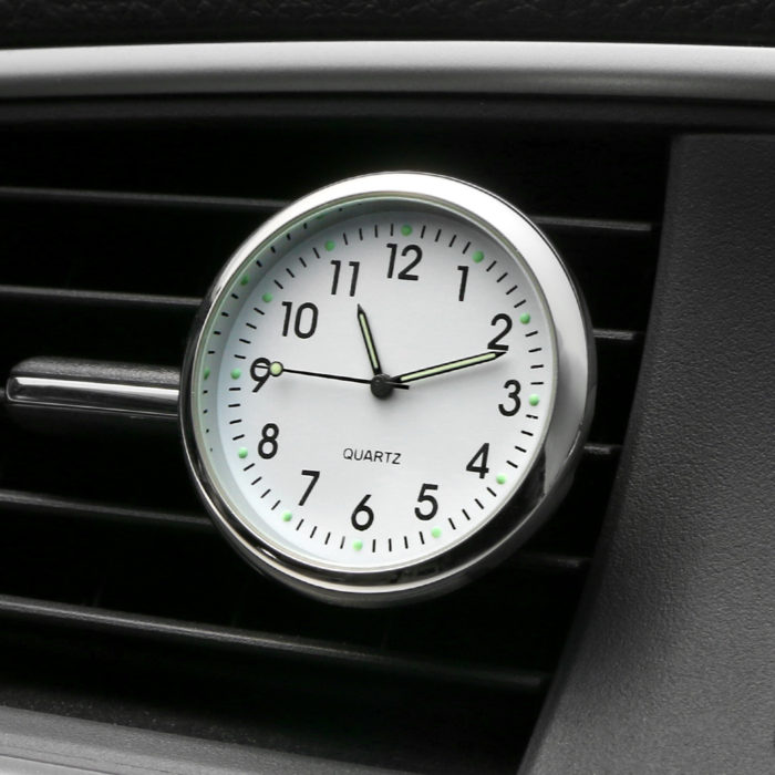שעון דקוראטיבי לרכב המתלבש על פתח המזגן