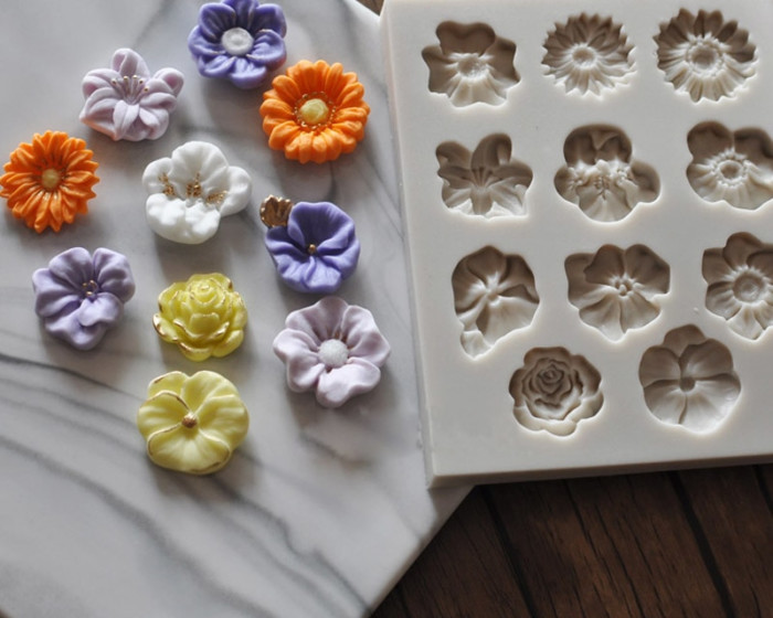 תבנית בצורת פרחים לעוגיות ועוגות