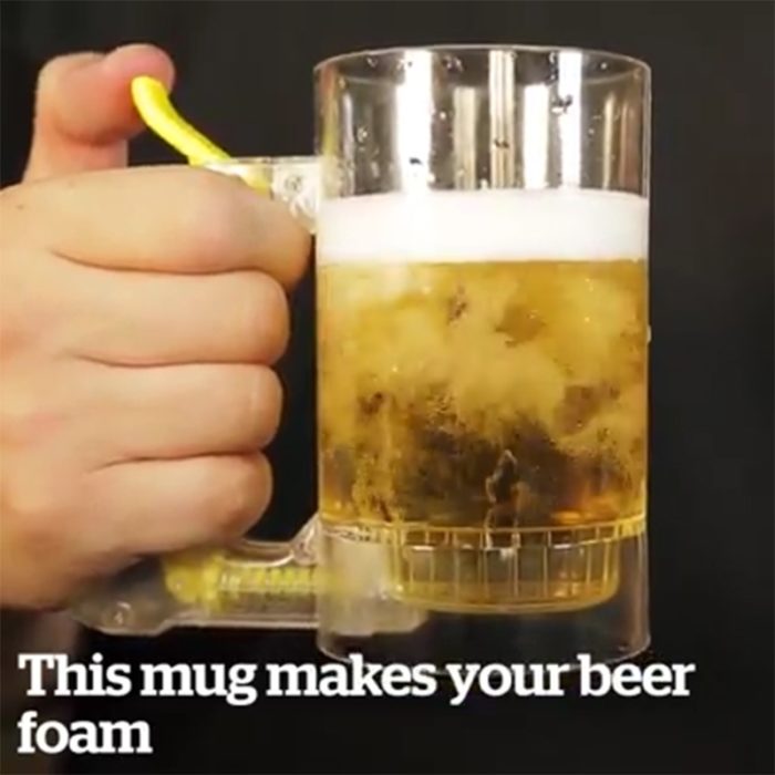 כוס מקציפה בירה בלחיצת כפתור