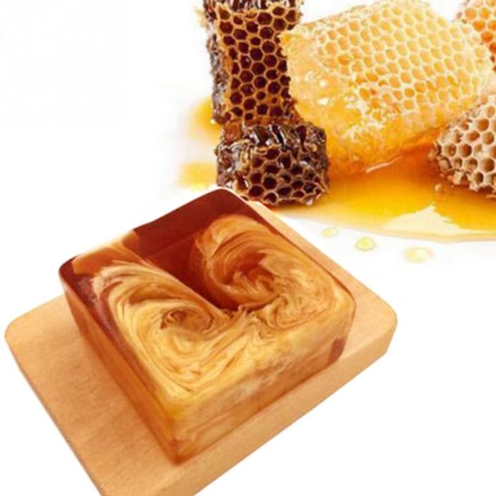 סבון טבעי המיוצר מדבש דבורים וכולל ויטמינים חיוניים לעור הגוף