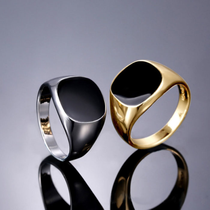 טבעת לגבר עם אבן שחורה