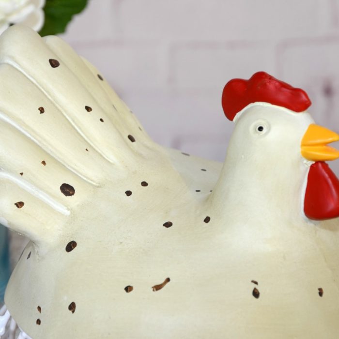 סלסלת ביצים דקוראטיבית בצורת תרנגולת