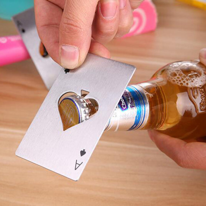 פותחן בקבוקים בצורת קלף אס