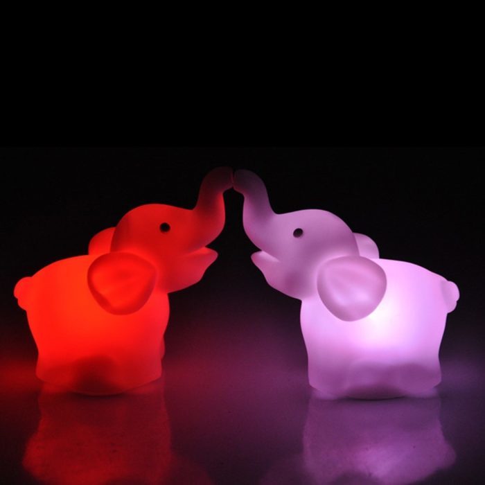 מנורת לילה מחליפה צבעים בצורת פיל