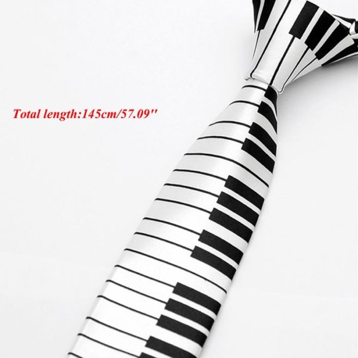 עניבה בצורת קלידי פסנתר