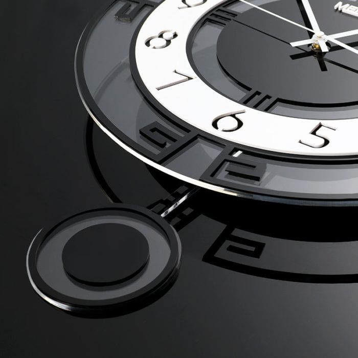 שעון אקרילי בעיצוב מודרני עם מטוטלת