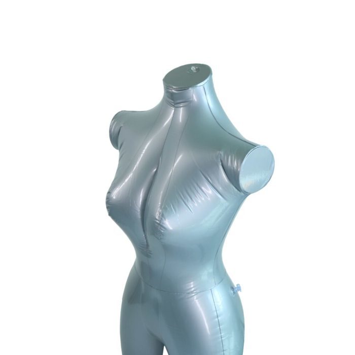 פסל גוף אישה מתנפח להצגת בגדים