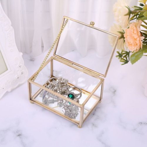 קופסת תכשיטים שקופה מזכוכית בעיצוב וינטאג'