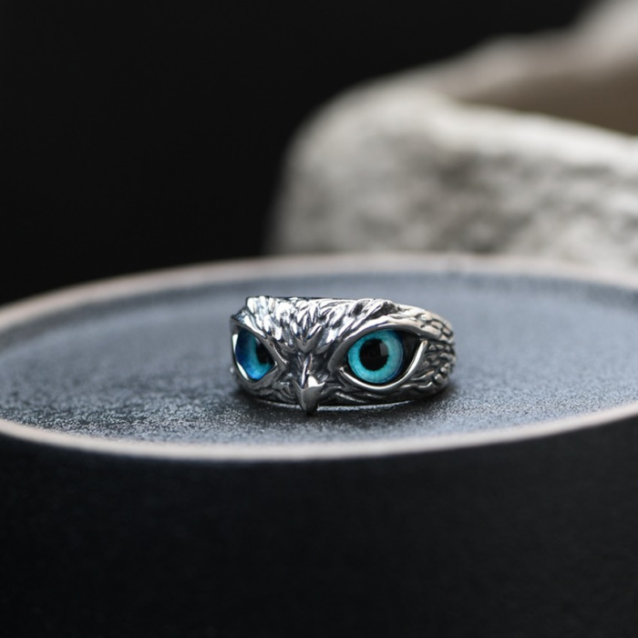 טבעת בצורת עיני ינשוף כחולות