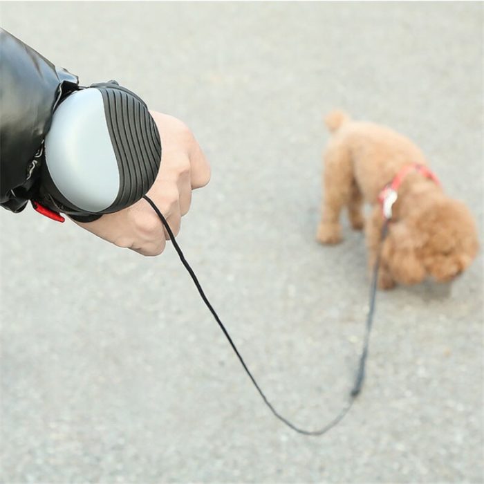 רצועה לכלב מתחברת לזרוע לשימוש עם ידיים חופשיות