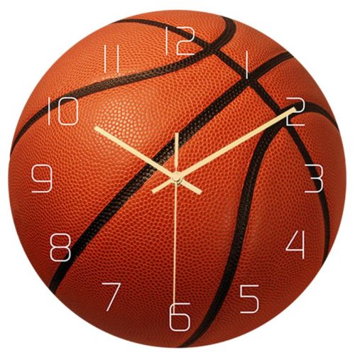 שעון קיר בצורת כדורים ממשחקי ספורט