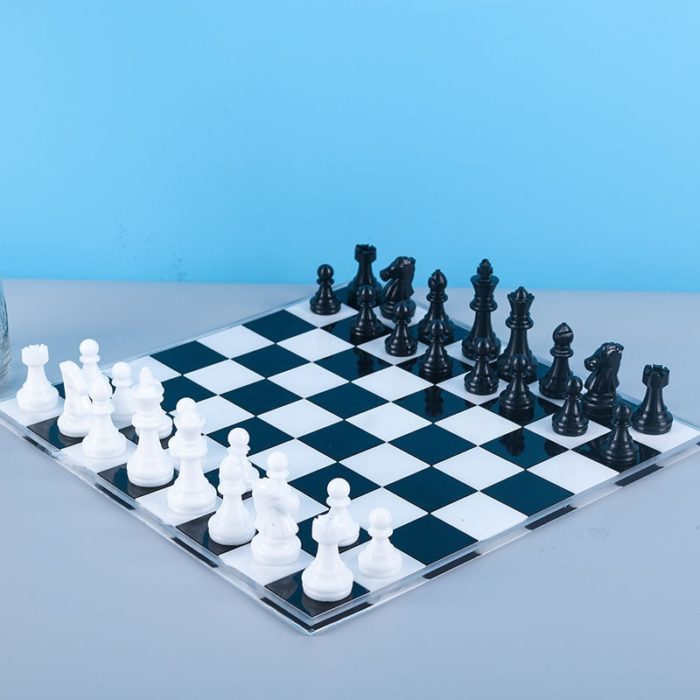תבנית להכנת לוח שחמט ושחקנים בהכנה עצמית