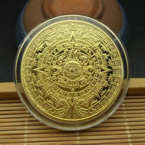 מטבע זהב בעיצוב לוח שנה אצטקי