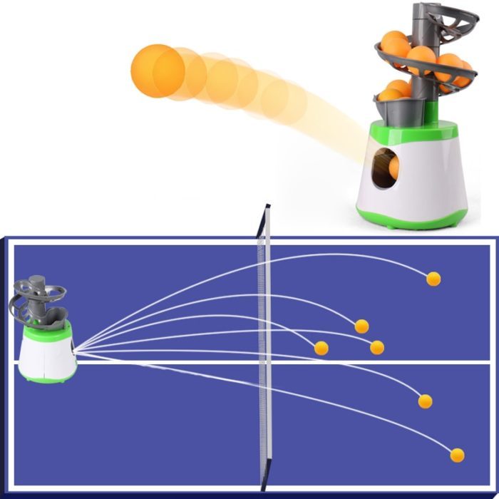 מכונה ליריית כדורי פינג פונג הפועלת באמצעות סוללות