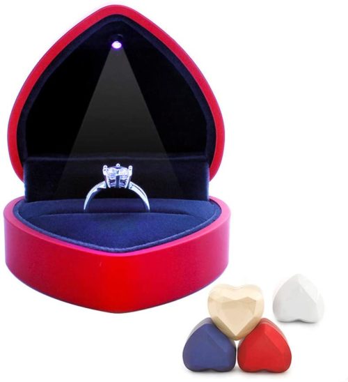 קופסה לטבעת בצורת לב עם תאורת לד מובנית