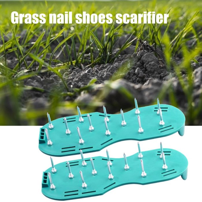 נעליים עם דוקרנים לפתיחת חורים ואוורור הדשא והאדמה