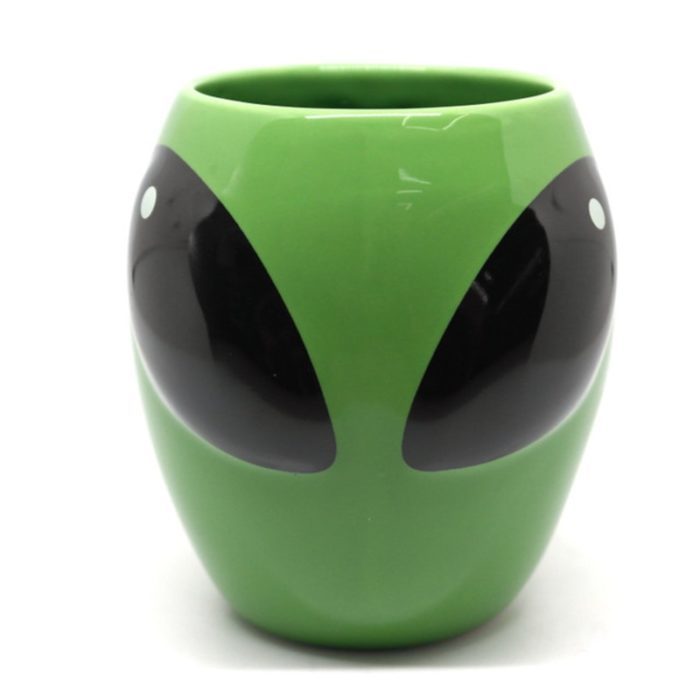 ספל קפה בעיצוב חייזר ירוק