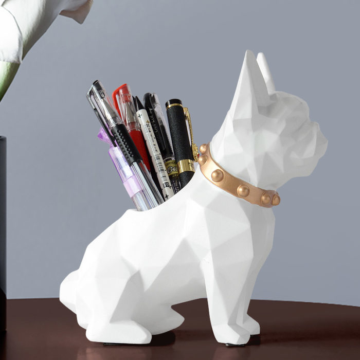 פסלון כלב בולדוג מחזיק עטים