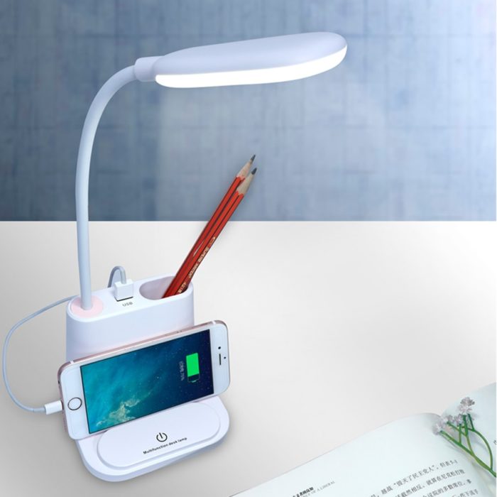 מנורת שולחן עם מאוורר מובנה באמצעות חיבור USB