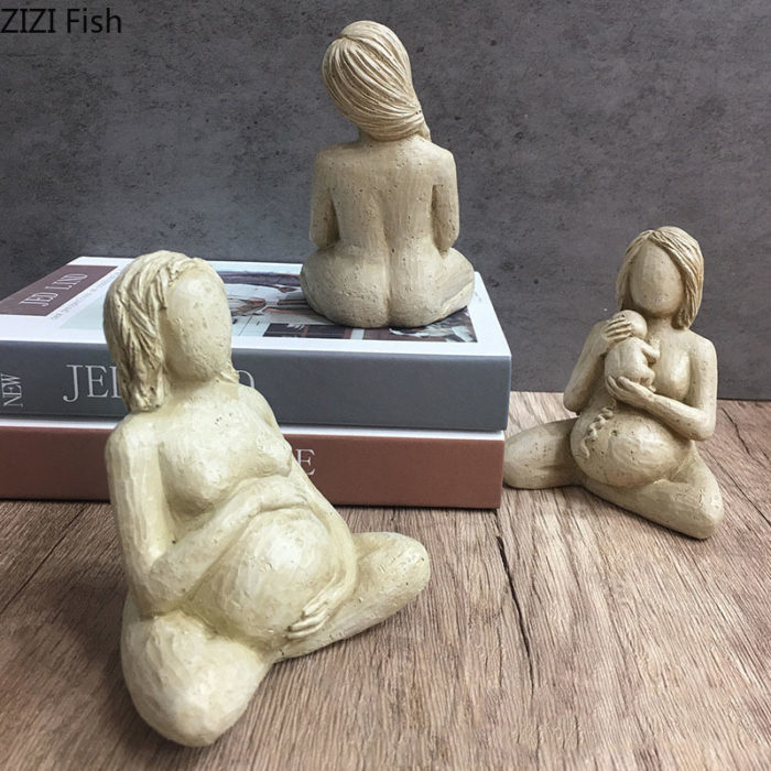 3 פסלונים בעיצוב אישה בהיריון, יולדת, ומחזיקה תינוק