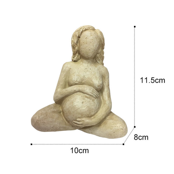 3 פסלונים בעיצוב אישה בהיריון, יולדת, ומחזיקה תינוק