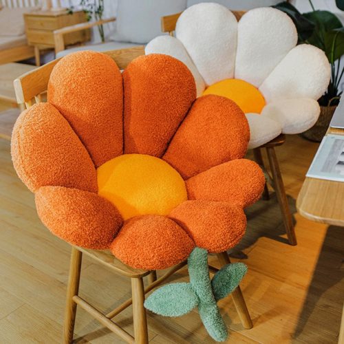 כרית בעיצוב פרח למושב הכיסא