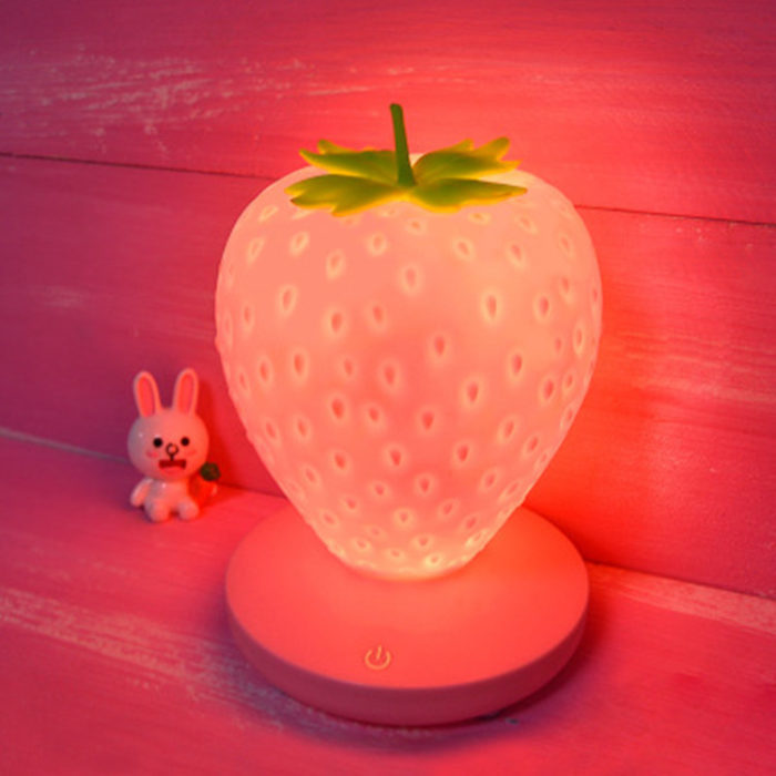 מנורה נטענת לחדר בצורת תות