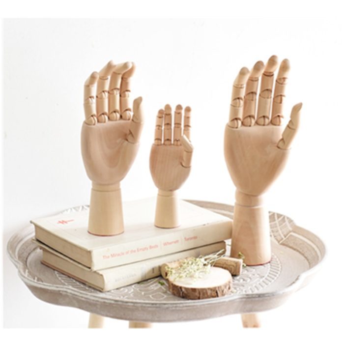 דגם יד מעץ עם פרקי אצבעות
