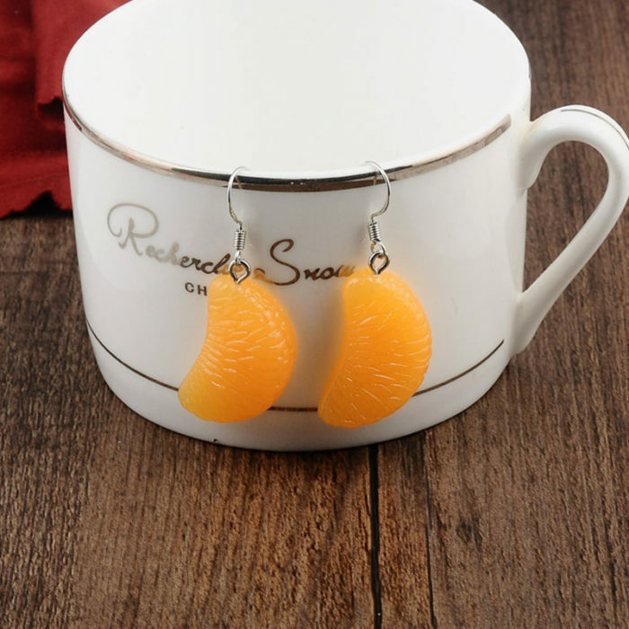 זוג עגילים בעיצוב פלחי תפוז