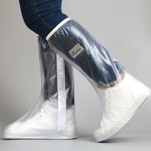 כיסוי רב פעמי גבוה לנעליים ורגל עליונה המשמש כמגף נגד גשם, בוץ, ולכלוך