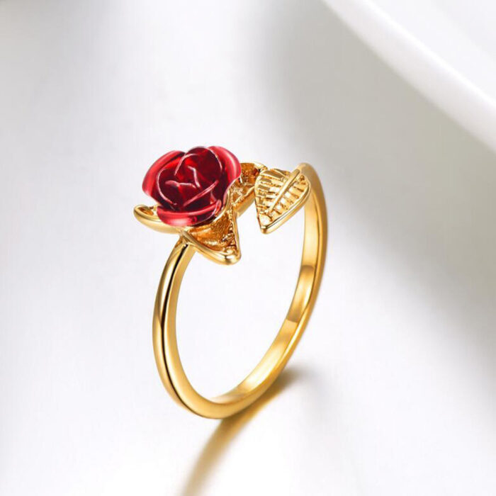 טבעת בעיצוב ורד אדום עם מידה מתכווננת