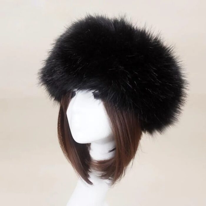כובע חורף מפרווה מלאכותית לנשים בעיצוב רוסי אלגנטי