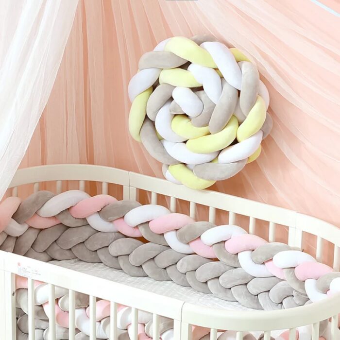 כרית סרוגה 2 מטר מ-3 חבלים בצבעים שונים להגנה על עריסה ומיטת תינוק