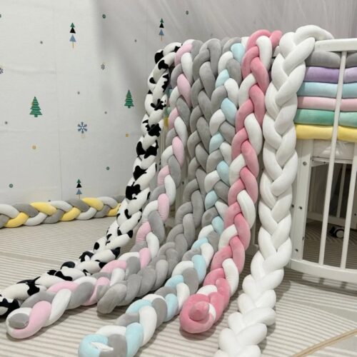 כרית סרוגה 2 מטר מ-3 חבלים בצבעים שונים להגנה על עריסה ומיטת תינוק