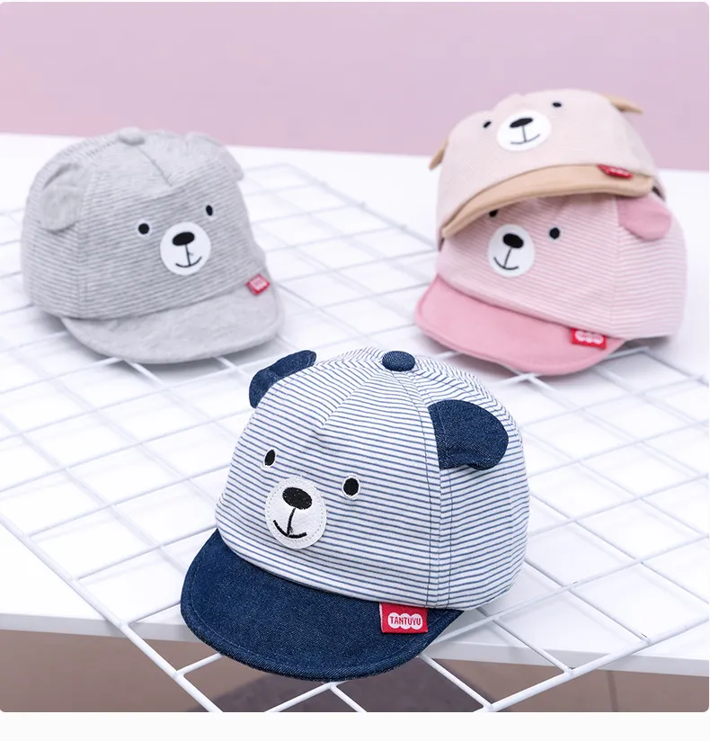 כובע לתינוקות בגילאי 3 חודשים עד שנה בעיצוב דובי חמוד עם אוזניים