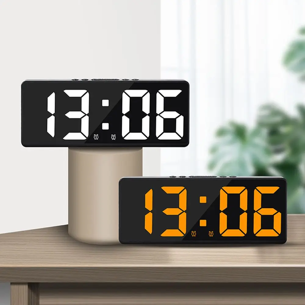 שעון דיגיטלי שולחני עם ספרות LED לקריאת השעון גם בחושך ללא מאמץ עם פונציית שעון מעורר, תאריכון, ומד טמפרטורה