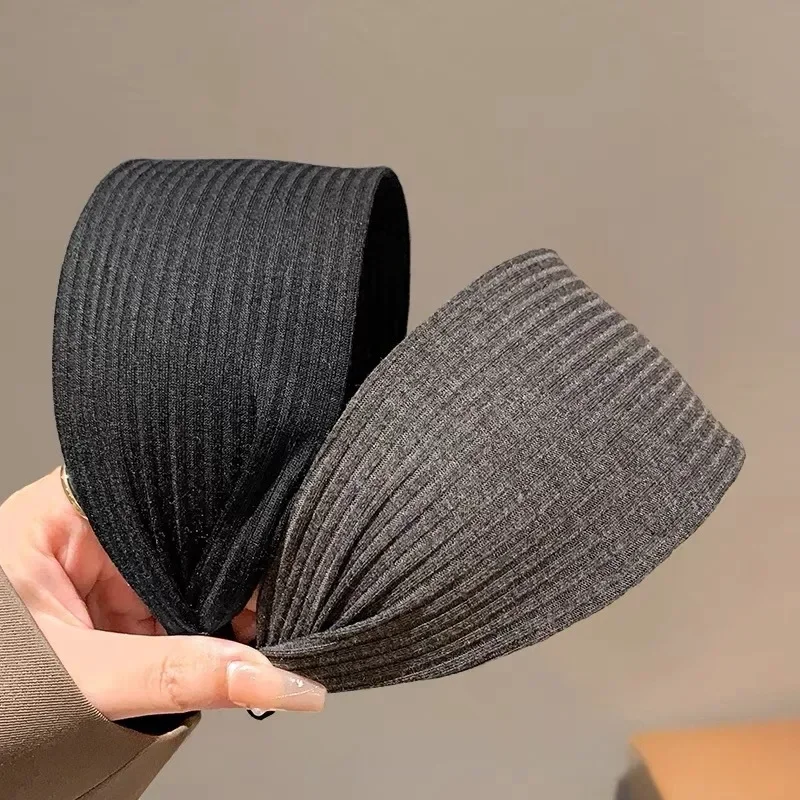 קשת שיער רחבה סרוגה רכה לנשים ולנערות בסגנון קוריאני עם שיניים לאחיזה יציבה