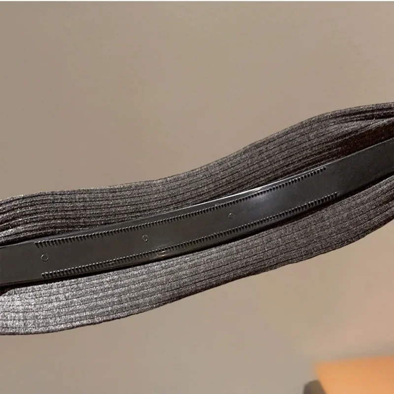 קשת שיער רחבה סרוגה רכה לנשים ולנערות בסגנון קוריאני עם שיניים לאחיזה יציבה