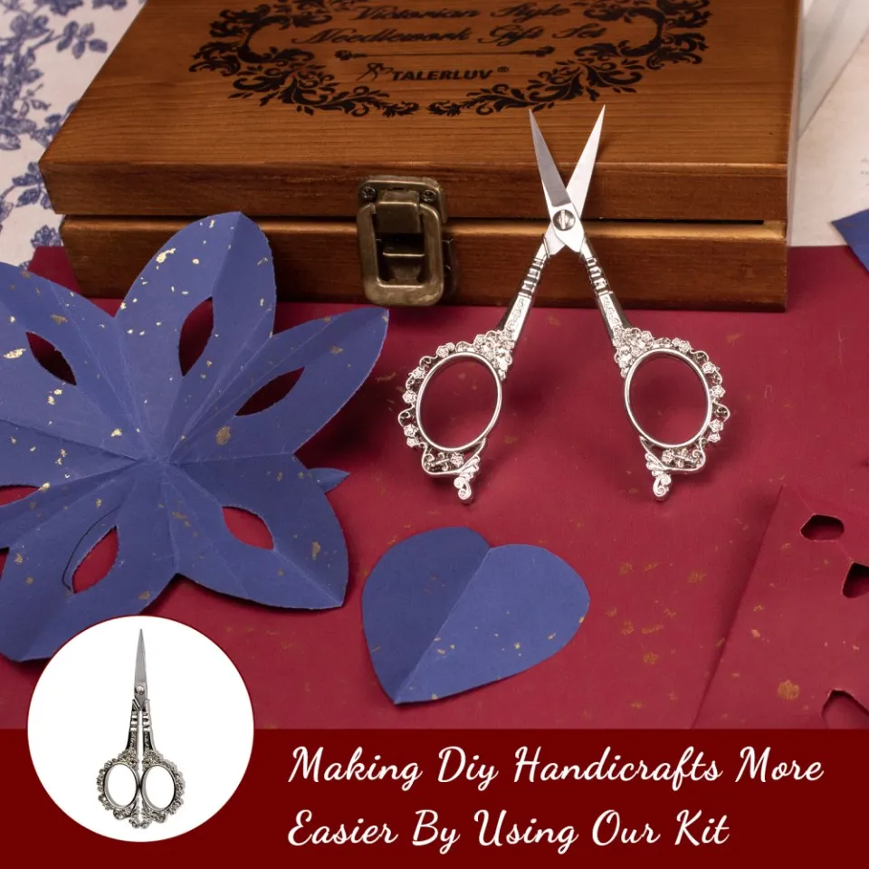 ערכת תפירה וינטג' מלאה עם קופסה אירופאית עתיקה